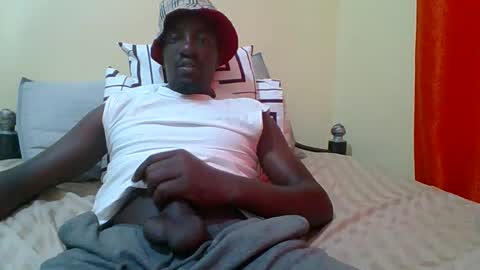 Snapshot of zlatann2012 chatting on 10-18-25, 11:00 Zlatann2012 online show from 10-18-25, 11:00