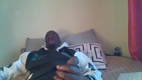 Snapshot of zlatann2012 chatting on 10-19-25, 06:25 Zlatann2012 online show from 10-19-25, 06:25