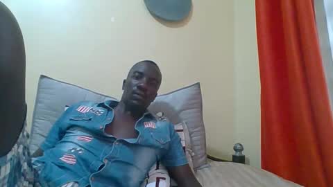 Snapshot of zlatann2012 chatting on 10-25-25, 11:51 Zlatann2012 online show from 10-25-25, 11:51