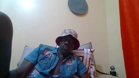 Snapshot of zlatann2012 chatting on 10-25-25, 11:54 Zlatann2012 online show from 10-25-25, 11:54