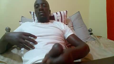 Snapshot of zlatann2012 chatting on 10-28-25, 12:30 Zlatann2012 online show from 10-28-25, 12:30