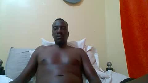 Snapshot of zlatann2012 chatting on 11-17-25, 10:04 Zlatann2012 online show from 11-17-25, 10:04