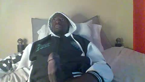 Snapshot of zlatann2012 chatting on 11-28-25, 03:31 Zlatann2012 online show from 11-28-25, 03:31