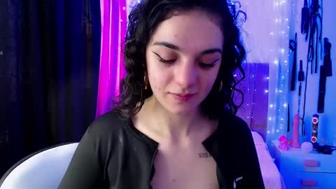 zoe_0111 online show from 12-19-24, 02:02