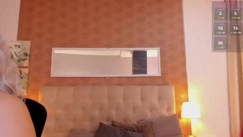 Snapshot of zoe_alanaa chatting on 09-10-25, 12:05 ZOEE online show from 09-10-25, 12:05