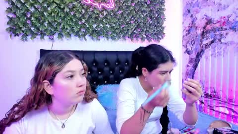 Zoe And Valeria online show from 05-29-26, 02:48