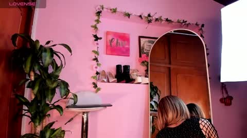 Zoe Baker online show from 04-23-26, 05:15