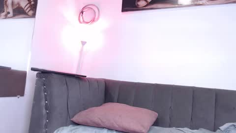 Zoe online show from 02-25-25, 05:25