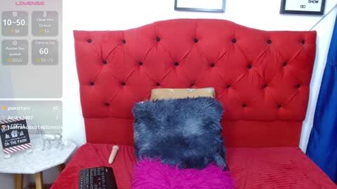 Snapshot of zoe_cutex chatting on 12-14-24, 01:50 Zoe online show from 12-14-24, 01:50