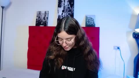 Snapshot of zoe_dear chatting on 03-05-26, 04:58 zoe_dear online show from 03-05-26, 04:58