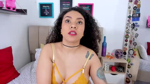 Zoe Gruber online show from 01-25-25, 03:09