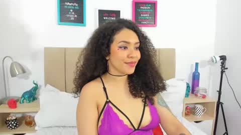 Zoe Gruber online show from 03-09-25, 03:54