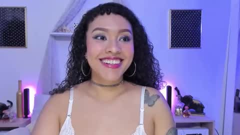 Zoe Gruber online show from 10-05-25, 08:51