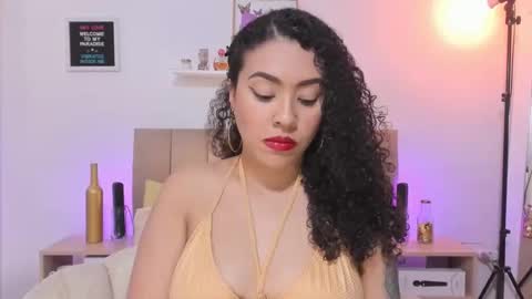 Zoe Gruber online show from 11-11-25, 07:58