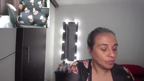 zoe hotxxx online show from 09-18-25, 11:51