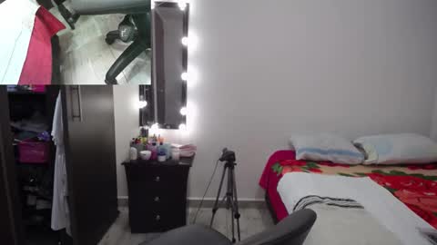 zoe hotxxx online show from 09-22-25, 12:23