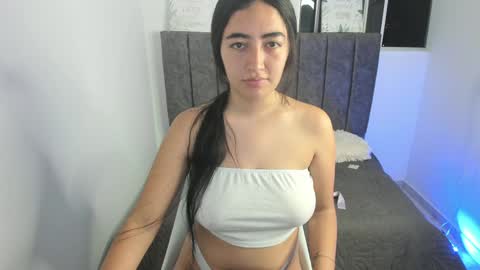 Snapshot of zoe_jones7 chatting on 12-18-24, 04:53 zoe_jones7 online show from 12-18-24, 04:53