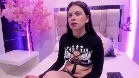 Snapshot of zoe_le chatting on 11-18-25, 11:36 Zoe online show from 11-18-25, 11:36