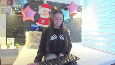 Snapshot of zoe_le chatting on 12-03-25, 11:41 Zoe online show from 12-03-25, 11:41