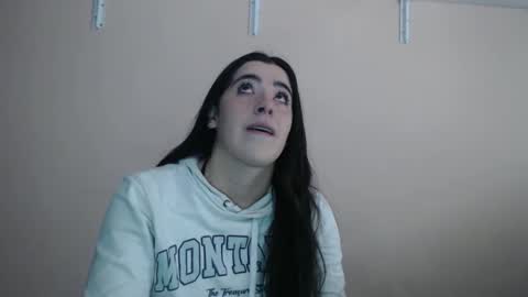 Zoe online show from 10-02-25, 06:15