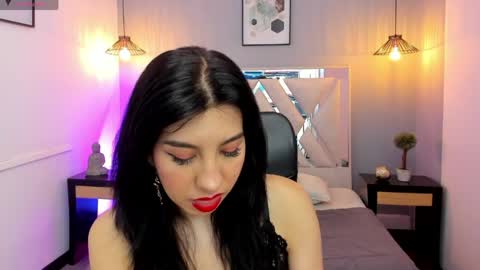 zoe_moreau online show from 04-18-26, 07:40