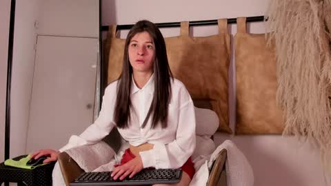 Zoe Olsen online show from 12-25-24, 02:56