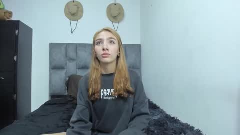 She Zoe He Painn online show from 09-21-25, 10:44