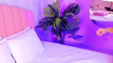 Zoe online show from 02-19-25, 06:10