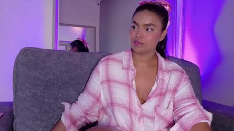 Snapshot of zoe_roux210949 chatting on 05-10-26, 04:06 Zoe online show from 05-10-26, 04:06