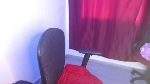 Snapshot of zoe_sexy69 chatting on 02-24-25, 09:20 ZOE online show from 02-24-25, 09:20