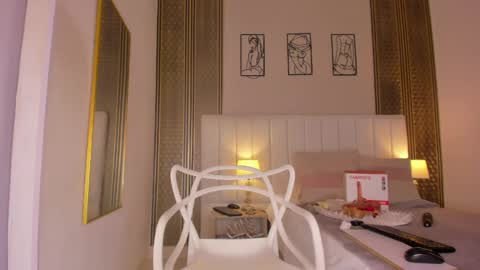 Hi guys i am Zoe  online show from 04-04-26, 11:40