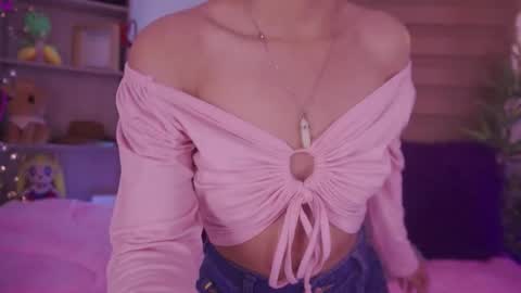 Zoe  online show from 10-16-25, 03:24