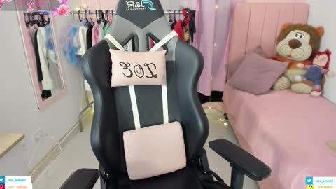 zoe_sullivan_ online show from 01-19-26, 09:35