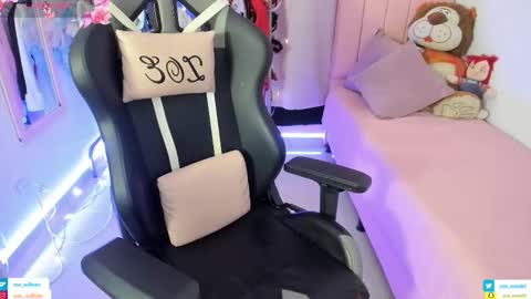 zoe_sullivan_ online show from 02-12-26, 09:15