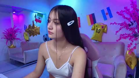 Snapshot of zoe_swan chatting on 07-06-26, 11:29 Zoe online show from 07-06-26, 11:29