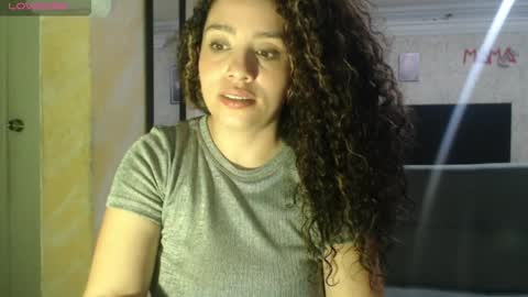Snapshot of zoe_tai chatting on 06-03-26, 05:10 zoe tai online show from 06-03-26, 05:10