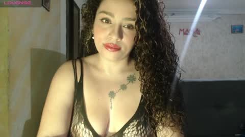 Snapshot of zoe_tai chatting on 06-08-26, 08:37 zoe tai online show from 06-08-26, 08:37