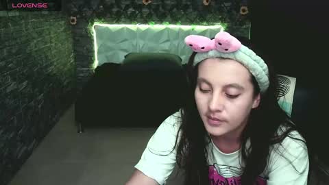 Carolina online show from 02-10-25, 02:08