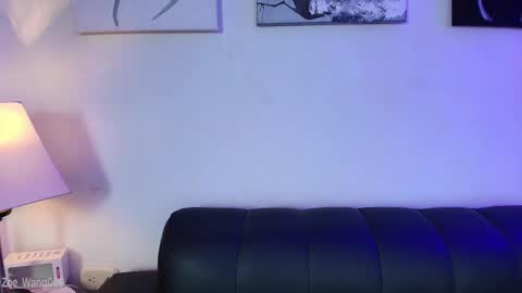 Zoe online show from 10-04-25, 04:54