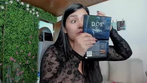 Zoe online show from 10-19-25, 03:51