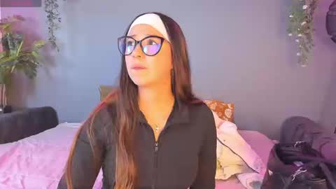 Zoe online show from 09-17-25, 08:10