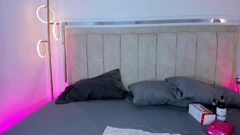 Snapshot of zoebarnett chatting on 12-05-25, 06:48 Zoe online show from 12-05-25, 06:48