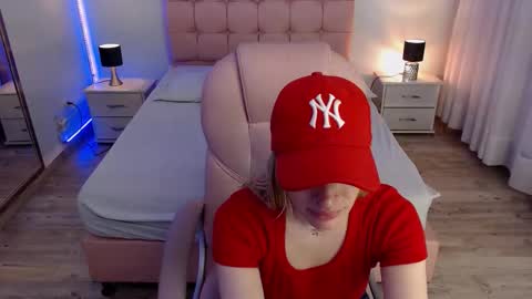 Snapshot of zoee_joness chatting on 11-05-25, 03:28 zoe online show from 11-05-25, 03:28