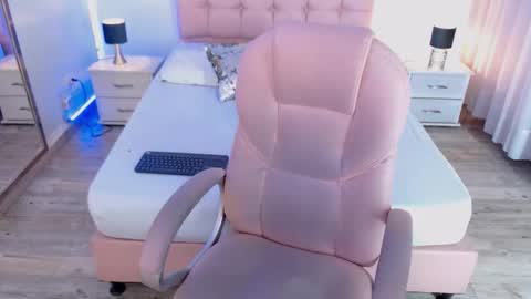 Snapshot of zoee_joness chatting on 11-13-25, 04:11 zoe online show from 11-13-25, 04:11