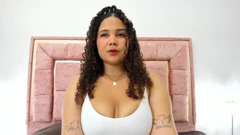 zoee online show from 02-08-25, 06:12