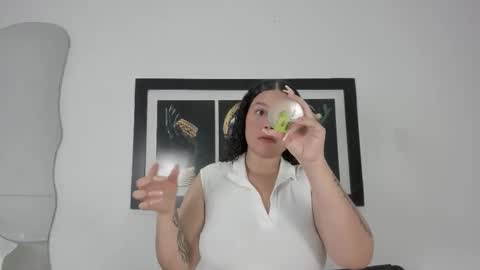 zoee online show from 09-24-25, 03:10