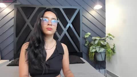 Zoe 3 online show from 10-05-25, 04:38