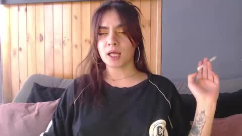 Snapshot of zoee_t chatting on 10-23-25, 06:17 Zoee online show from 10-23-25, 06:17