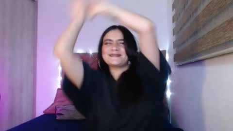 Snapshot of zoee_t chatting on 02-05-26, 03:00 Zoee online show from 02-05-26, 03:00