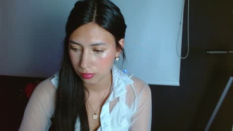 Laura  online show from 12-11-24, 07:09